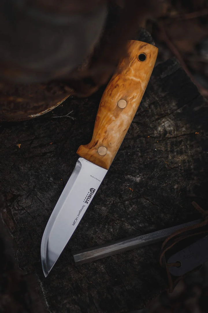 Helle Temagami 14C28N Knife